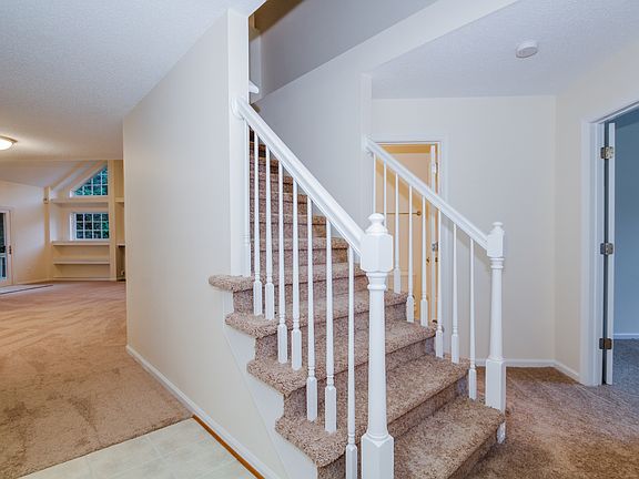 2nd image of 201 Amesbury Ln