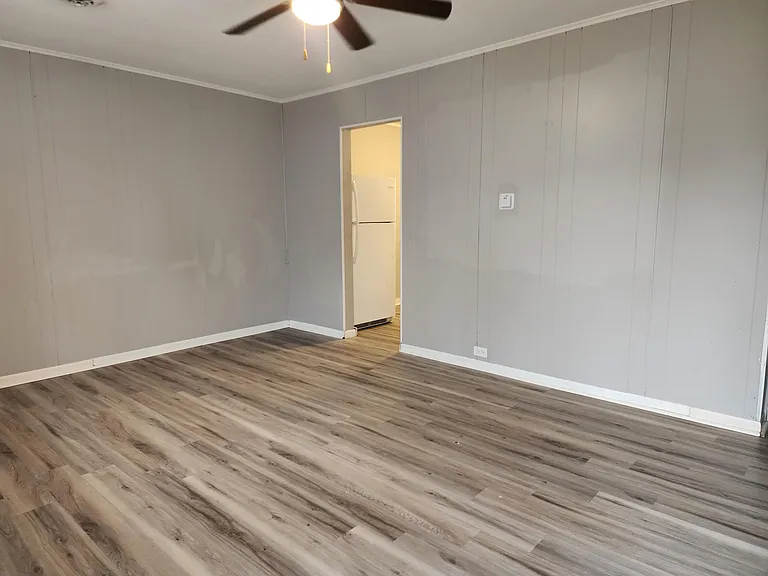 1609 N Olive St — Photo 11