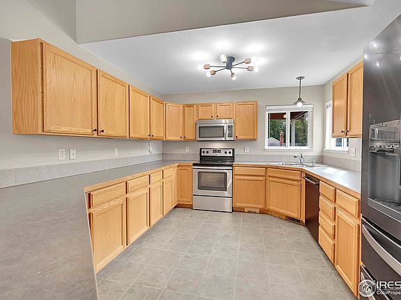 5th image of 330 Boulder Ln