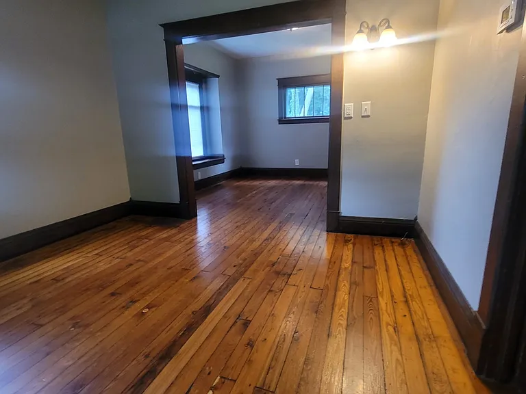 1327 Summit Ave — Photo 5