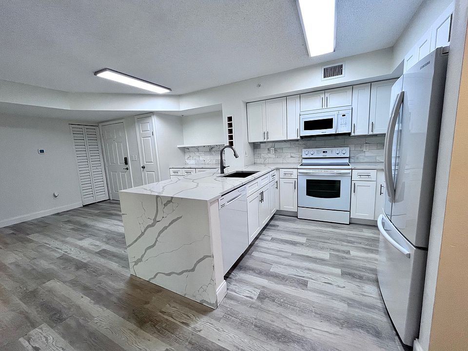 1st image of 1220 Wildwood Lakes Blvd #1-108