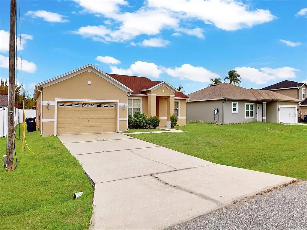 Building Photo - 619 Reindeer Dr