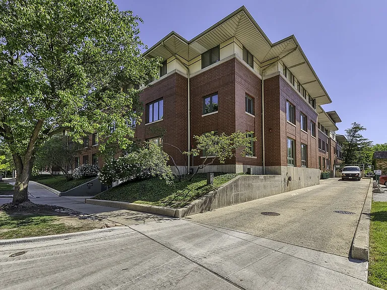 Oak Park City — Photo 34