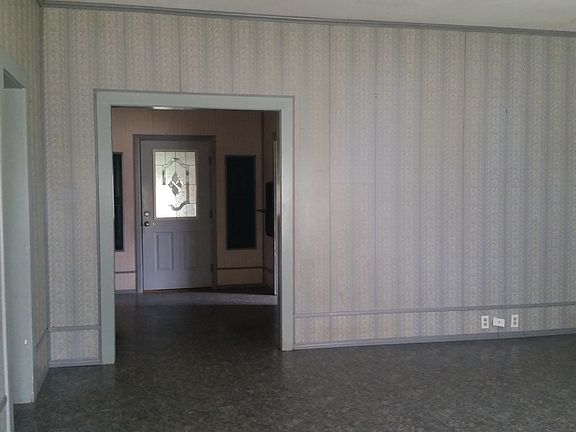 2nd image of 421 S 10th Ave