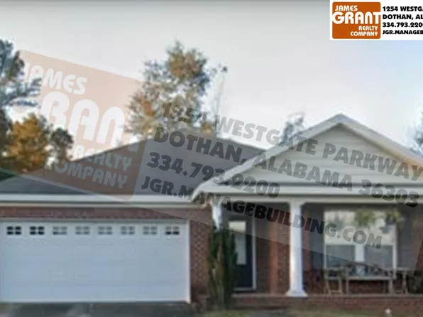 302 Brushfire Dr, Dothan, AL 36305
