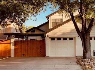 2405 Oak Mnr, Arlington, TX 76012
