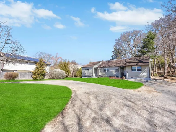 16 Beverly Road, South Huntington, NY 11746