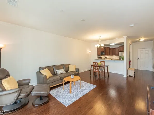 5211 Veterans Dr, Rockaway Twp., NJ 07866