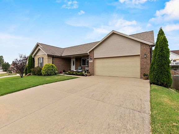 2nd image of 1858 Evondale Dr