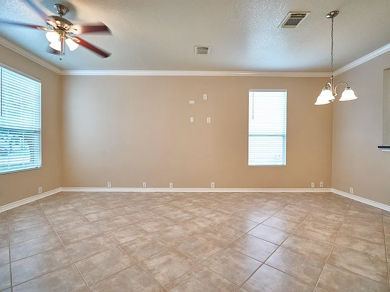 18814 Sandelford Dr — Photo 4