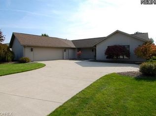 32979 Woodstone Cir, North Ridgeville, OH 44039