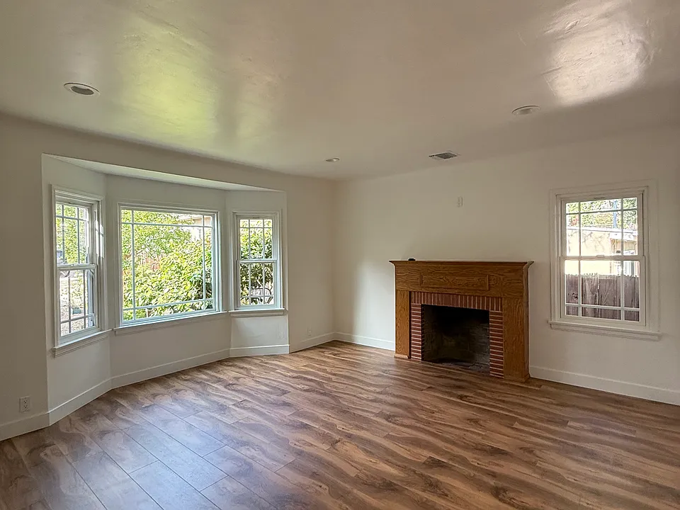 1718 Santa Paula Pl