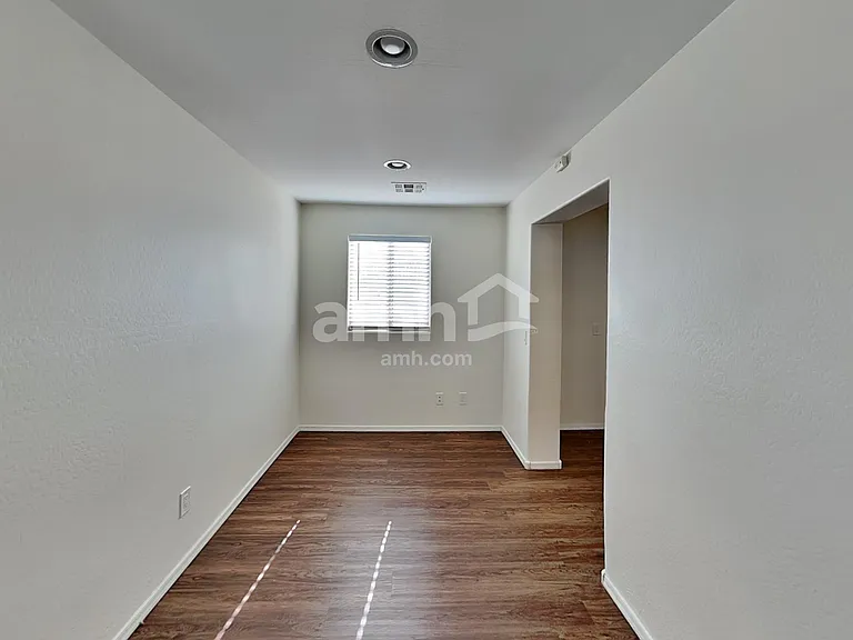 3282 E Oakland St — Photo 12