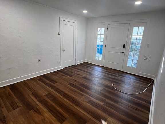 4th image of 258 E Kingsley Ave #2