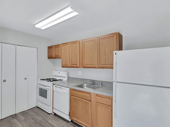 5th image of 2428 Corning Ave #2424-002