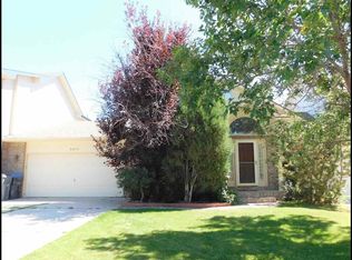5415 Sunset Dr, Cheyenne, WY 82009
