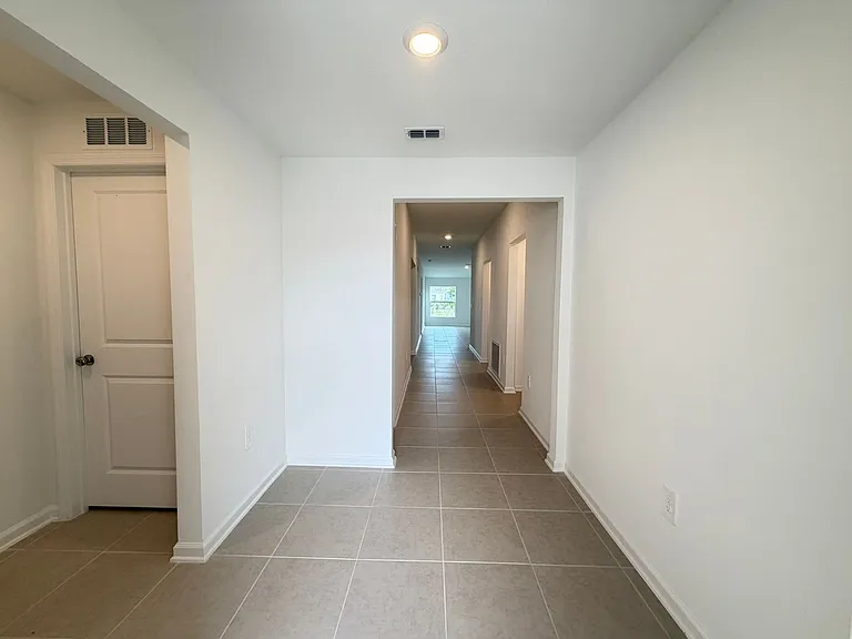 1116 Tyler Loop — Photo 3