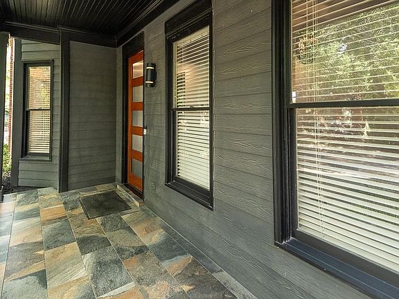 4th image of 528 Monteigne Blvd