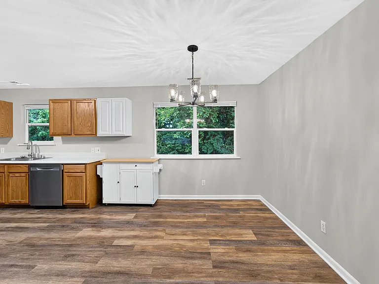 334 E Hunt Ave — Photo 4
