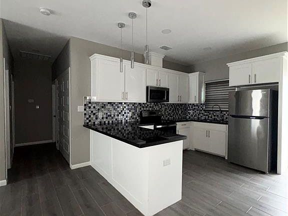 4th image of 906 N Blair Ave
