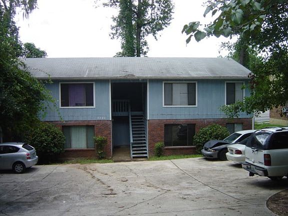 2nd image of 2204 Claremont Ln APT A
