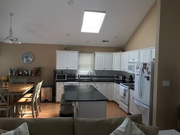 2nd image of 5043 West Ave #C-2