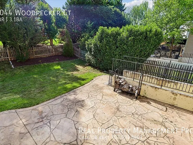9044 Woodpecker Ct — Photo 13