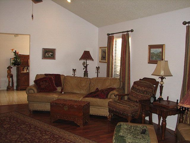 2nd image of 1531 NE 501st