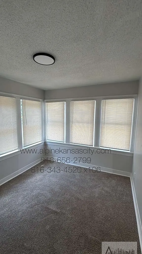 2 bed, 1.0 bath, 1004 sqft, $1,050 — Photo 4