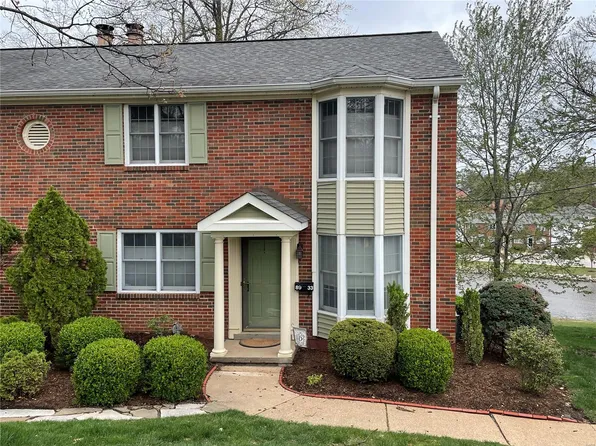 8933 S Swan Cir, Saint Louis, MO 63144