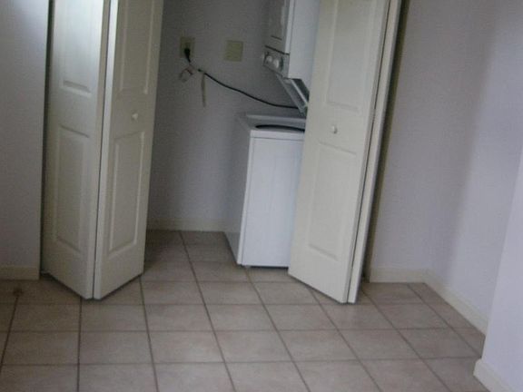 Washer & dryer in apartment