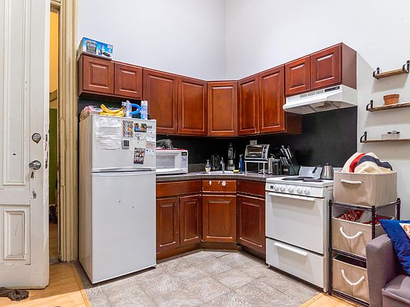 3rd image of 1517 N 15th St APT 1M