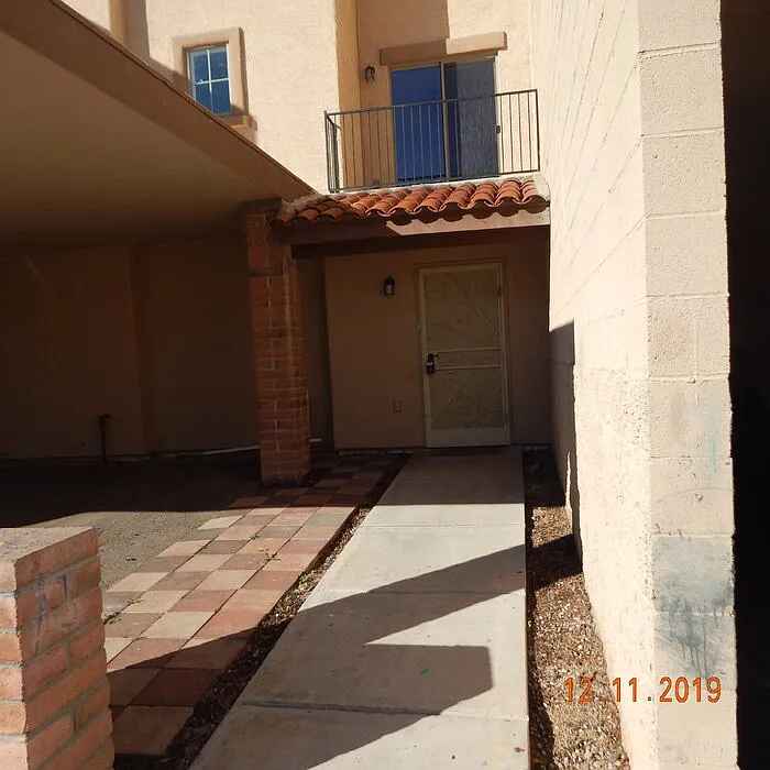 3 bed, 2.5 bath, 1466 sqft, $1,625 — Photo 2