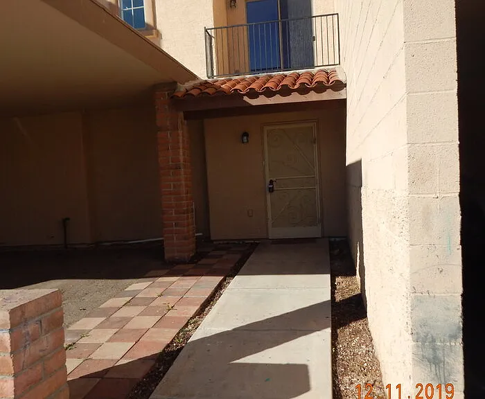 18828 S Esherton Dr — Photo 1