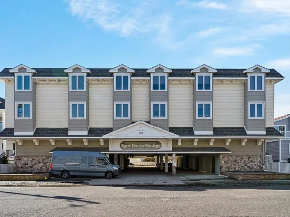317 83rd St APT 4, Stone Harbor, NJ 08247