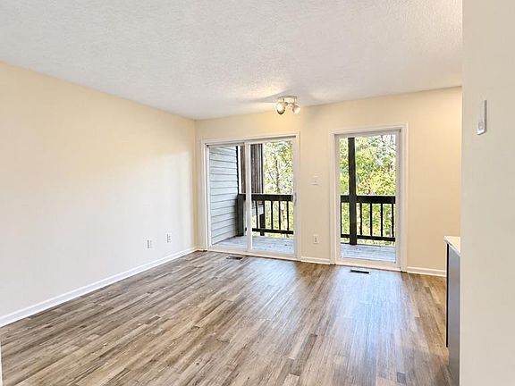 5th image of 9125 S Pointe Retreat Dr