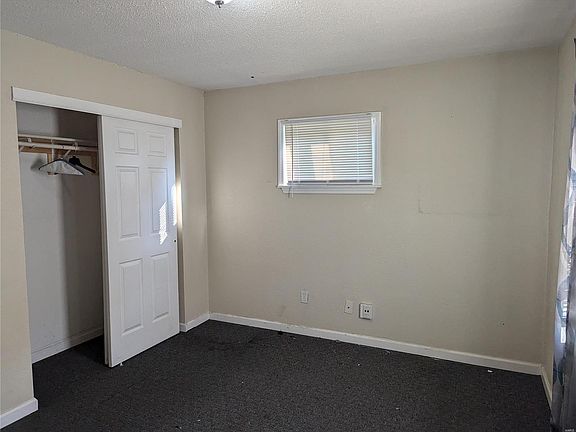 5th image of 8419 Carl Ave