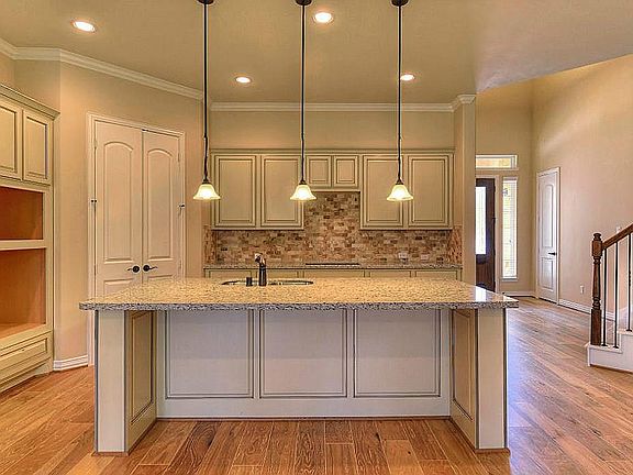 5th image of 8011 Cedar Hawk Ln