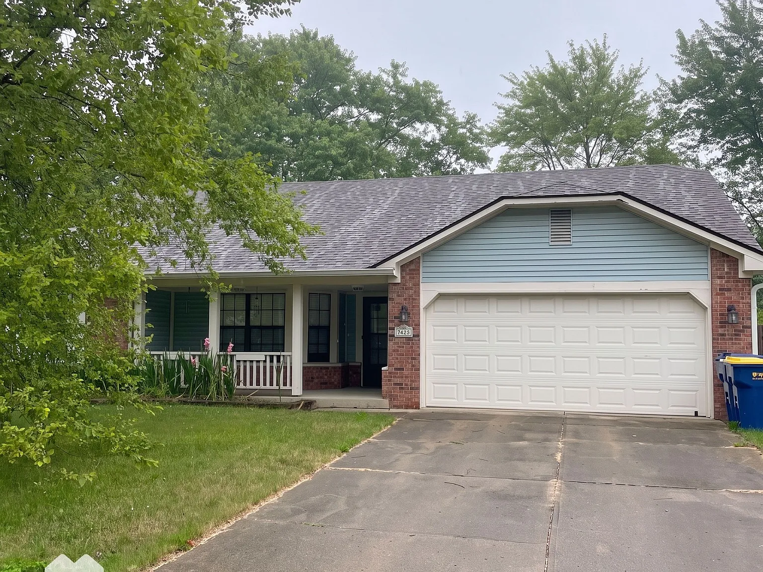 3 bed, 2.0 bath, 1298 sqft, $1,800 — Photo 1