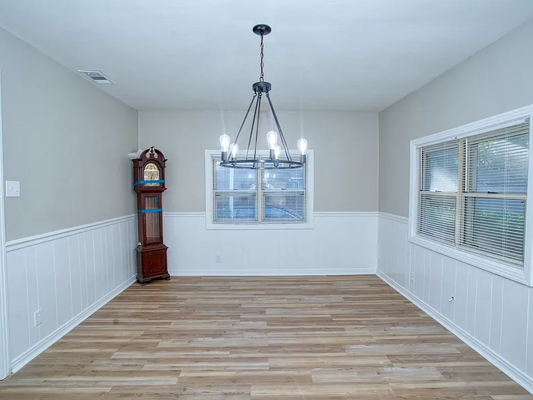 1517 Walnut St — Photo 10