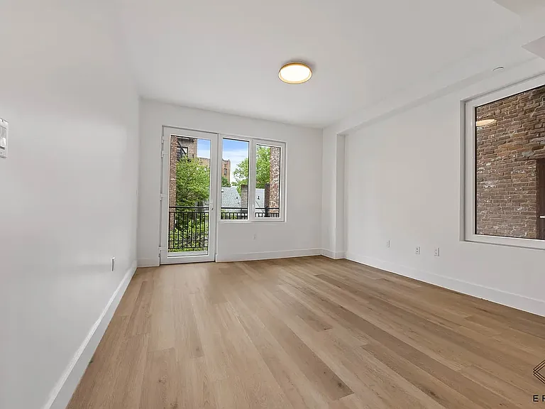 2045 Ocean Ave #502 — Photo 6