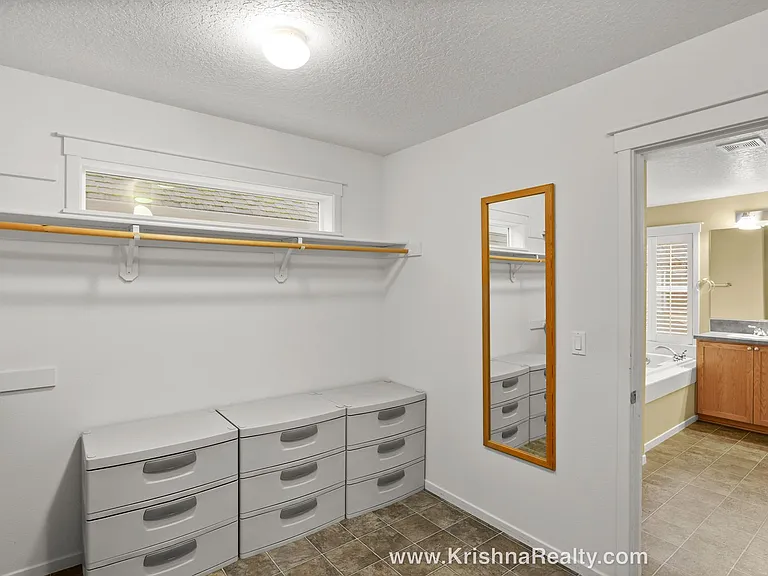 491 NE 63rd Way — Photo 27