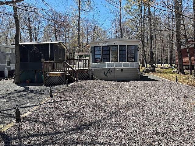 1st image of 278 Lake Dr W