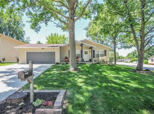 1 Shadow Wood Ct, Saint Charles, MO