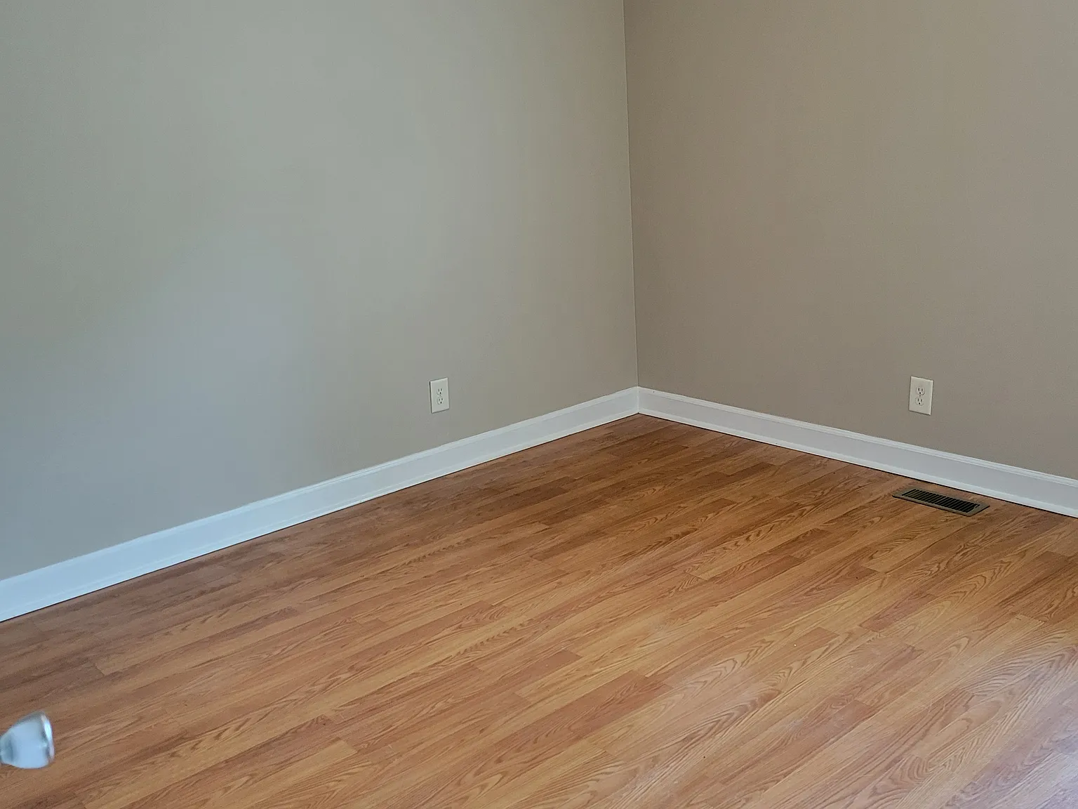3 bed, 950 sqft, $1,050 — Photo 4