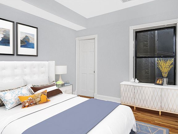3rd image of 924 W Agatite Ave #2