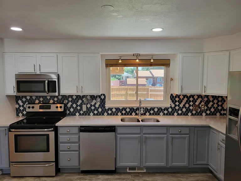 Updated Kitchen with newer, Top of the line appliances!