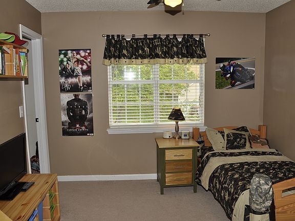 5th image of 149 Ashford Hollow Ln