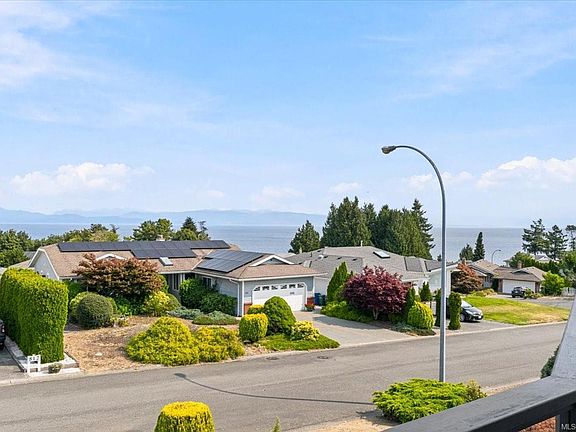 3rd image of 813 Athena Pl
