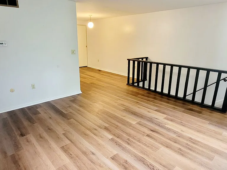 2024 Summit St — Photo 8